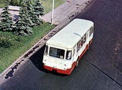  ЛиАЗ-677 на площади Брежнева